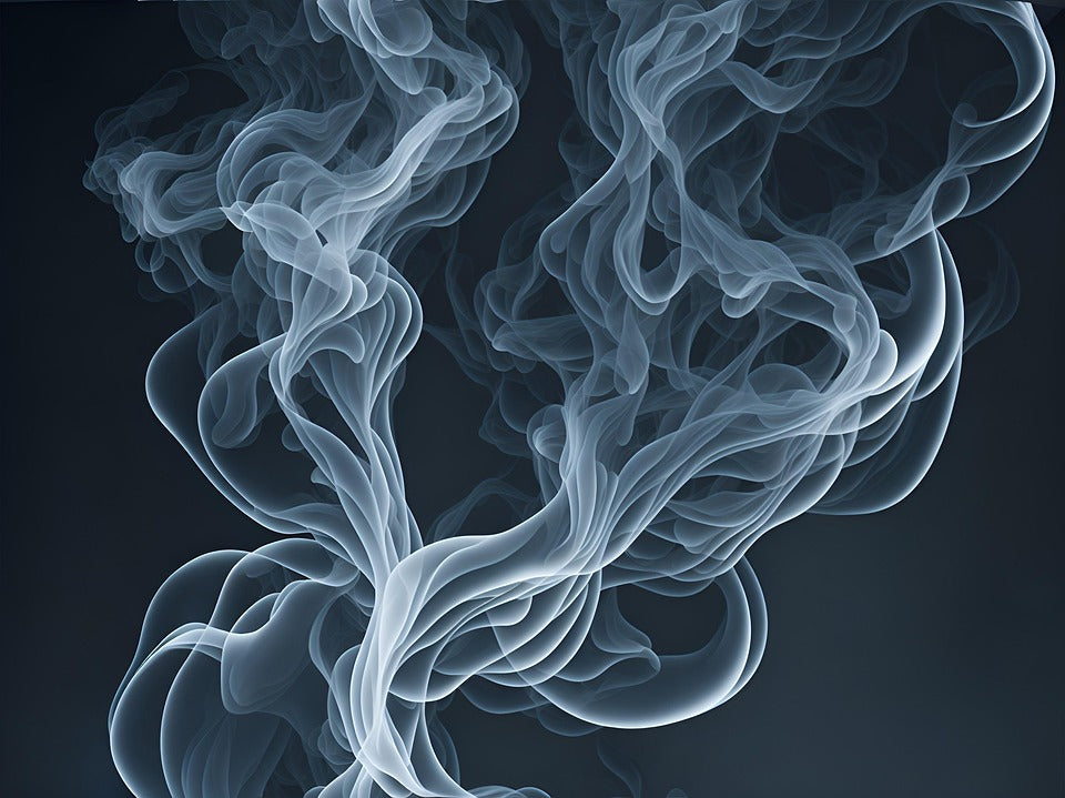 Fumer nuit gravement à vos nuits : comment la cigarette perturbe le sommeil, et pourquoi votre matelas peut faire toute la différence