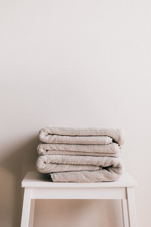 Comment nettoyer ses serviettes de manière naturelle ?