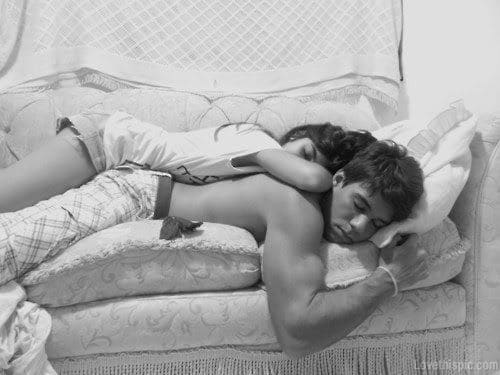 les meilleurs position pour dormir en couple