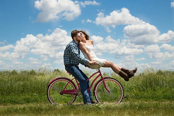 Rêver d'être en couple avec quelqu'un qu'on connait: Quelles significations?
