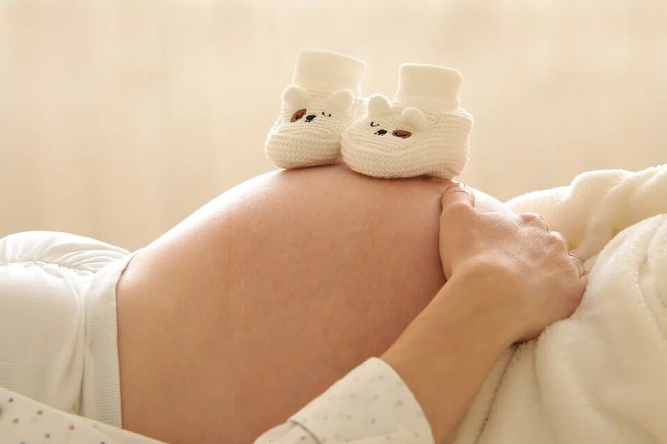 Rêver d'entre enceinte et de sentir le bébé bouger: Quelles significations?