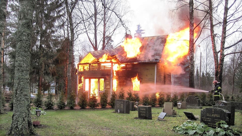 Rêver de maison en feu: Quelles significations?