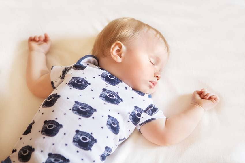 Sommeil du bébé à 4 mois: Comment le gérer?